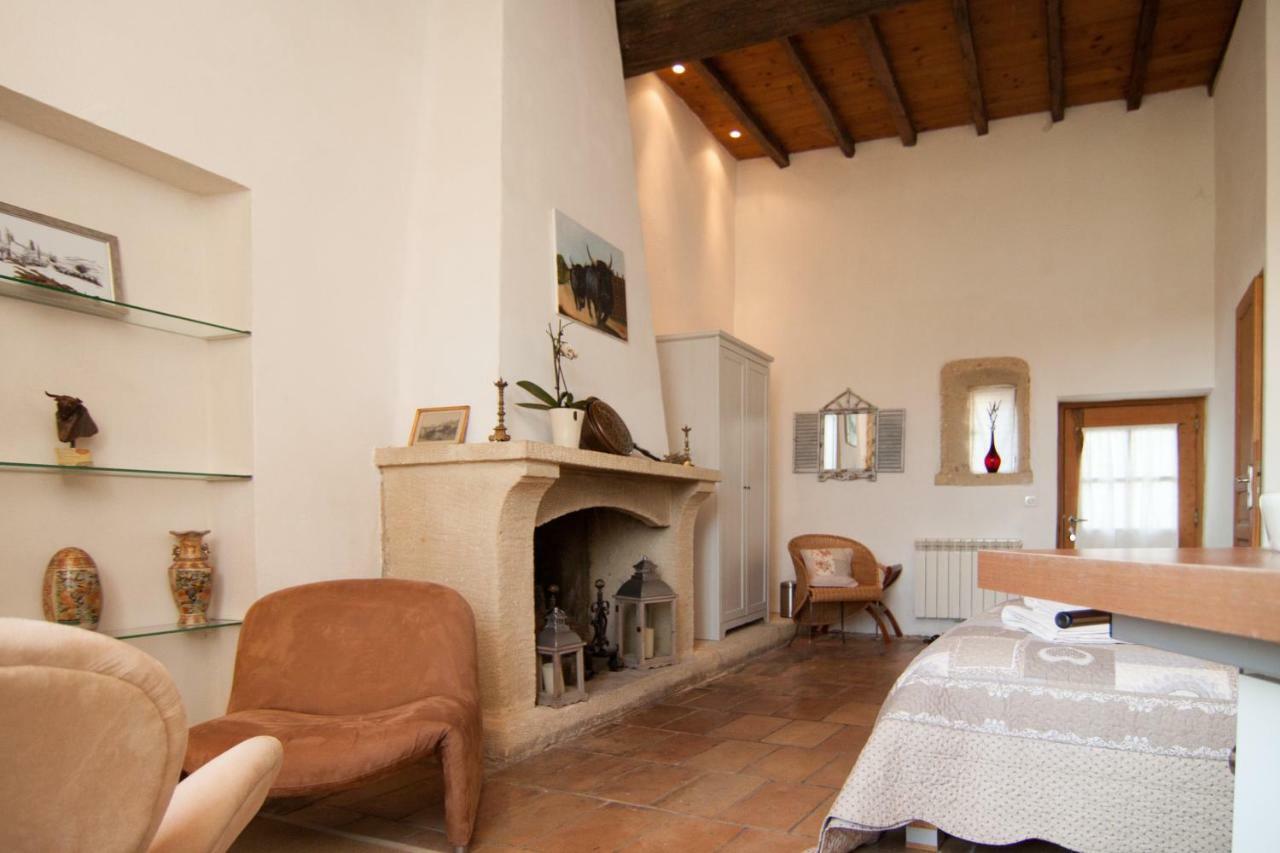 Mas De La Rivoire B&B Villevieille 외부 사진